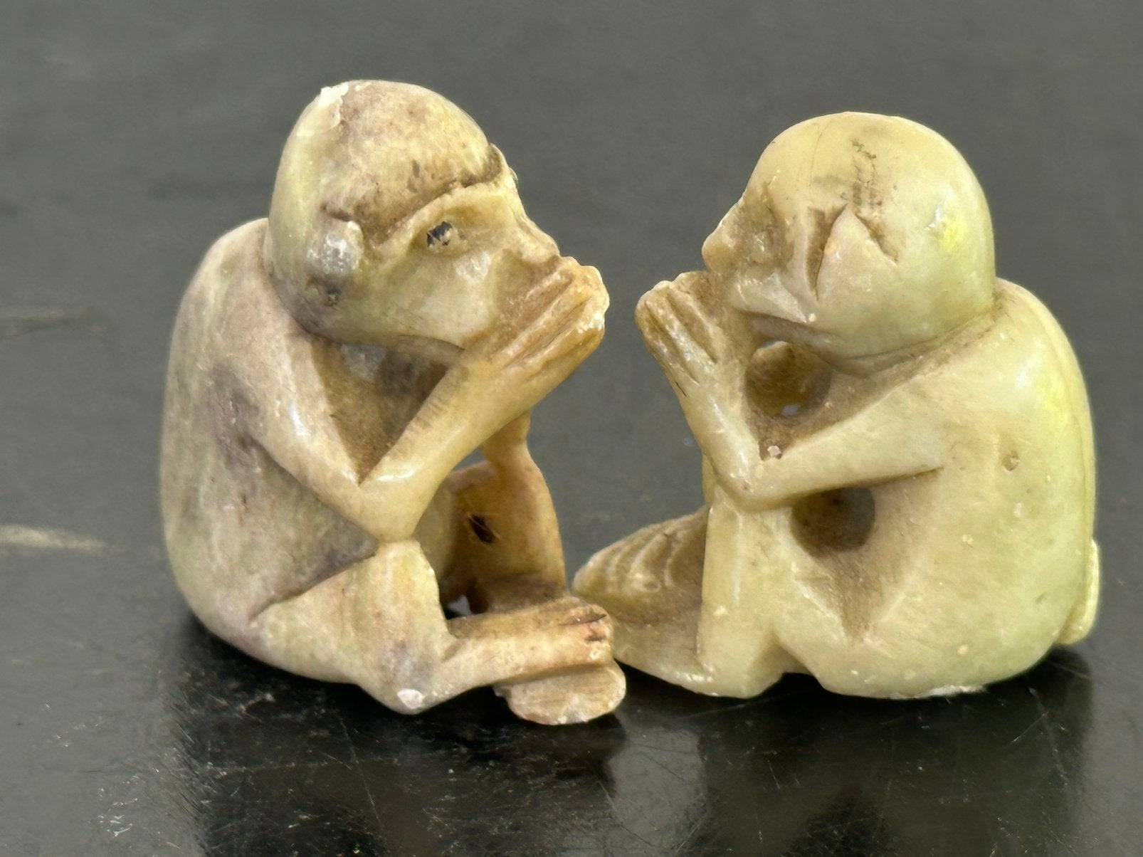 Chinees speksteen miniatuur Aap beeldjes 3 cm, Ophalen of Verzenden, Gebruikt