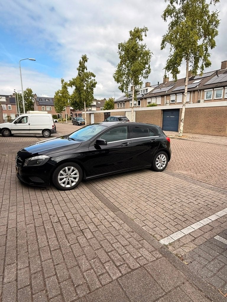 Mercedes-Benz A-Klasse A180 2014, Voorwielaandrijving, 4 cilinders, Leder en Stof, Handgeschakeld