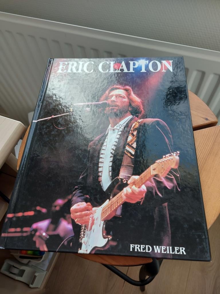 Boek over Eric Clapton, Boeken, Muziek, Gelezen, Artiest, Ophalen of Verzenden