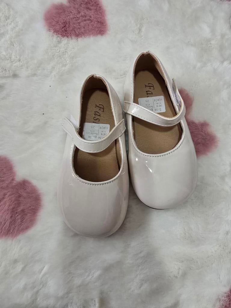Beige lak schoentjes maat 25, Kinderen en Baby's, Meisje, Schoenen, Nieuw, Ophalen of Verzenden