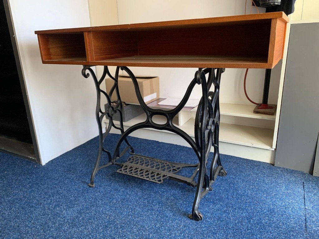 upcycled antiek gietijzeren naaimachine-onderstel (Singer), Ophalen of Verzenden