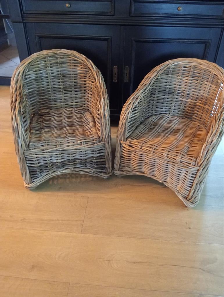 Rotan kinder stoeltjes, Kinderen en Baby's, Kinderkamer | Tafels en Stoelen, Ophalen, Zo goed als nieuw, Stoel(en)