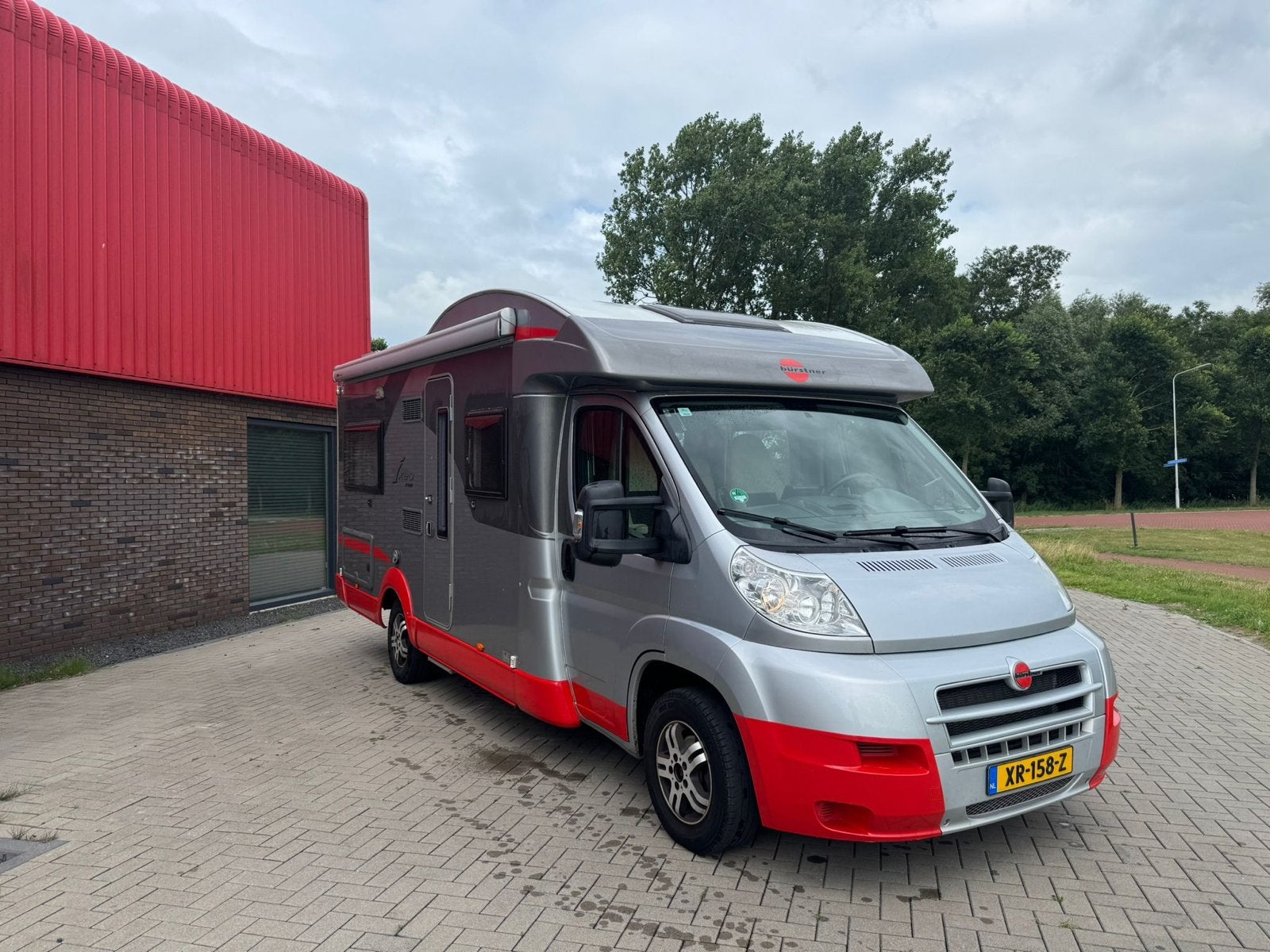 Burstner Ixeo Time IT 664 - Half-integraal camper, Ringverwarming, Fiat, 6 tot 7 meter, Particulier