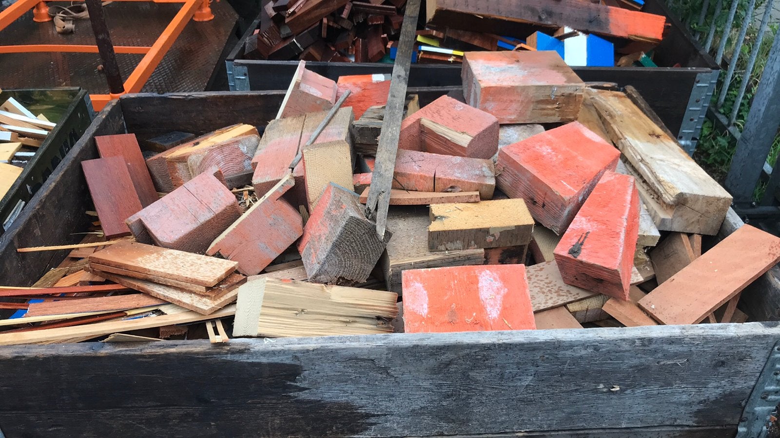 Gratis brandhout 7 m3 neem wat je nodig hebt of wil, Minder dan 3 m³, Ophalen, Overige houtsoorten, Blokken
