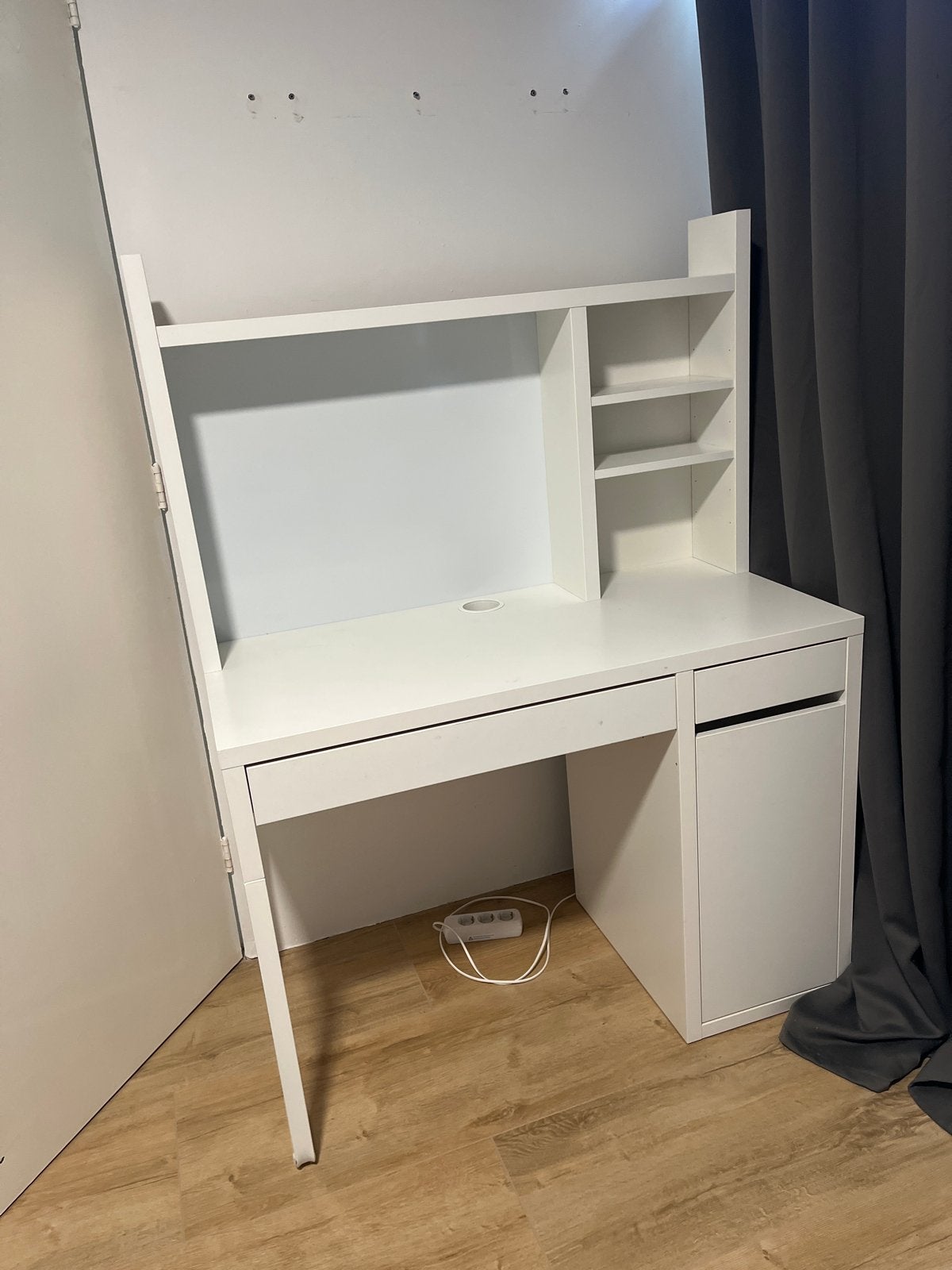 IKEA bureau met opbergruimte en lades, Huis en Inrichting, Bureaus, Ophalen, 105 cm, Met lades, 50 cm