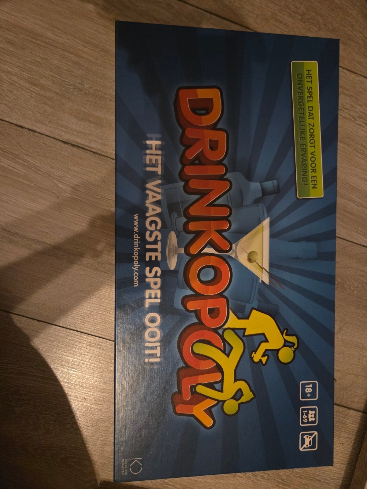 Drinkopoly: Het Vaagste Spel Ooit! Drinkspel 18+, Drie of vier spelers, Ophalen of Verzenden, Nieuw, Drinkopoly