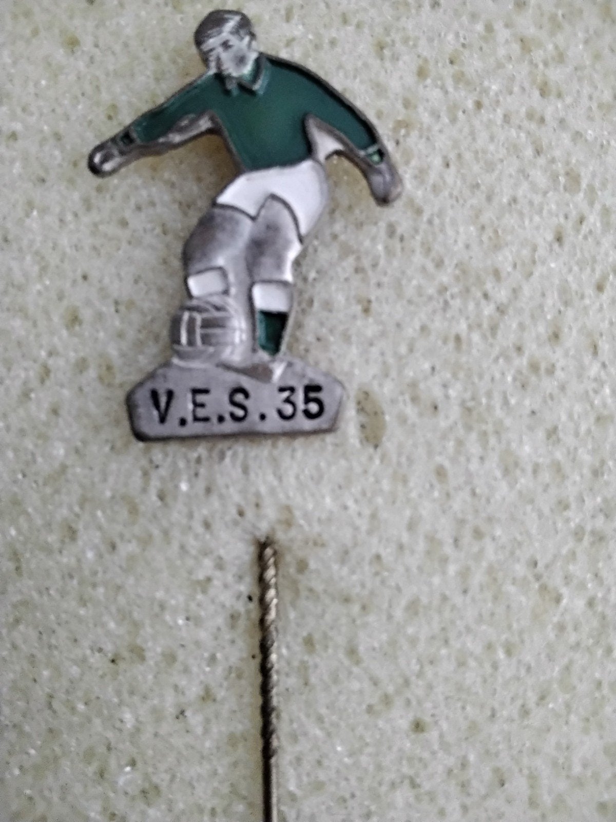 Voetbalspeld Zilvervoetje V.E.S 35, Verzamelen, Speldjes, Pins en Buttons, Ophalen of Verzenden, Overige onderwerpen