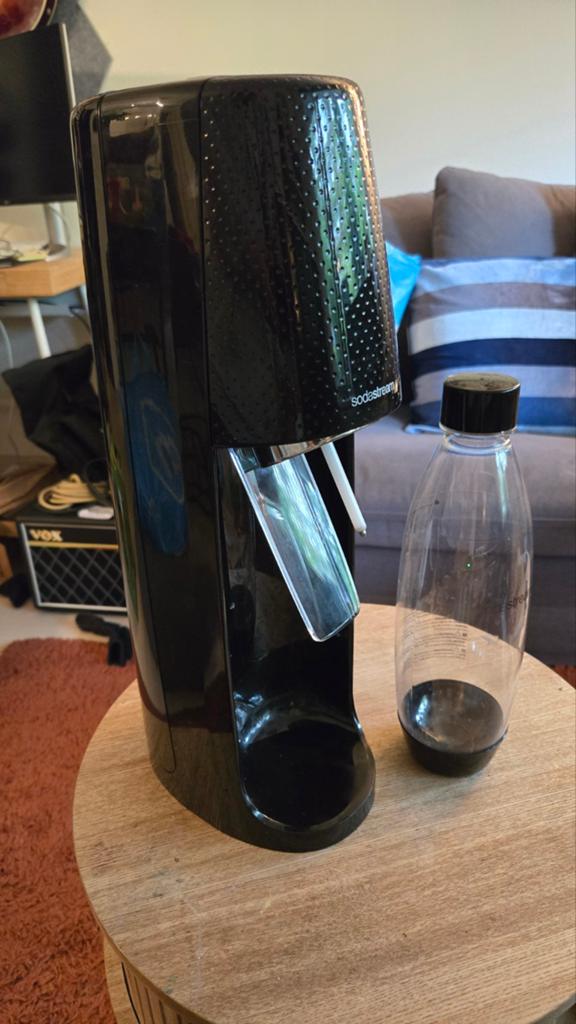 Sodastream bruiswatermaker met fles, Ophalen, Gebruikt