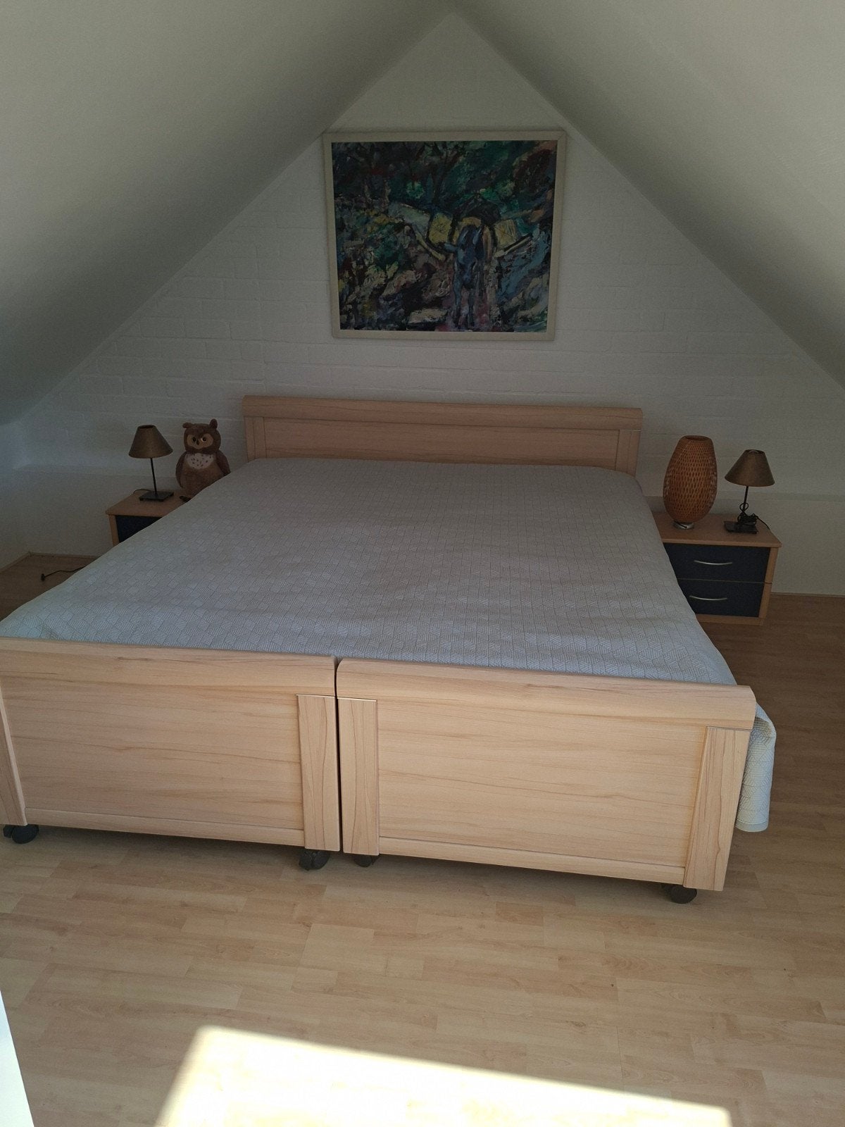 Lits-jumeaux van licht hout met nachtkastjes, Huis en Inrichting, Ophalen, Gebruikt, Beige, Tweepersoons