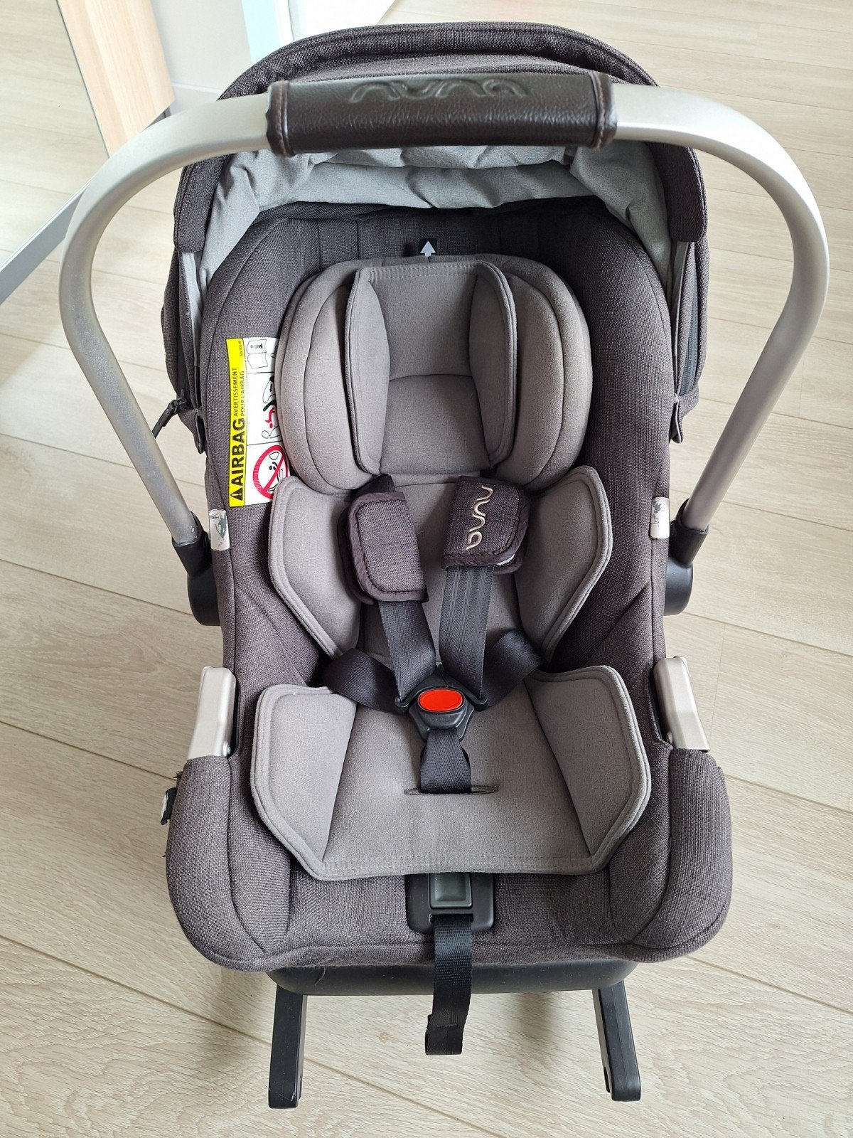 Nuna Pipa icon autostoel met Isofix base, Zijbescherming, Isofix, 0 t/m 13 kg, Ophalen