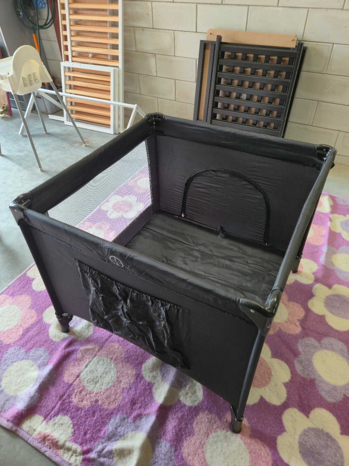 MamaLoes inklapbare box - Zwart - Compact en Compleet, Ophalen, Zo goed als nieuw, 70 tot 85 cm, Matras