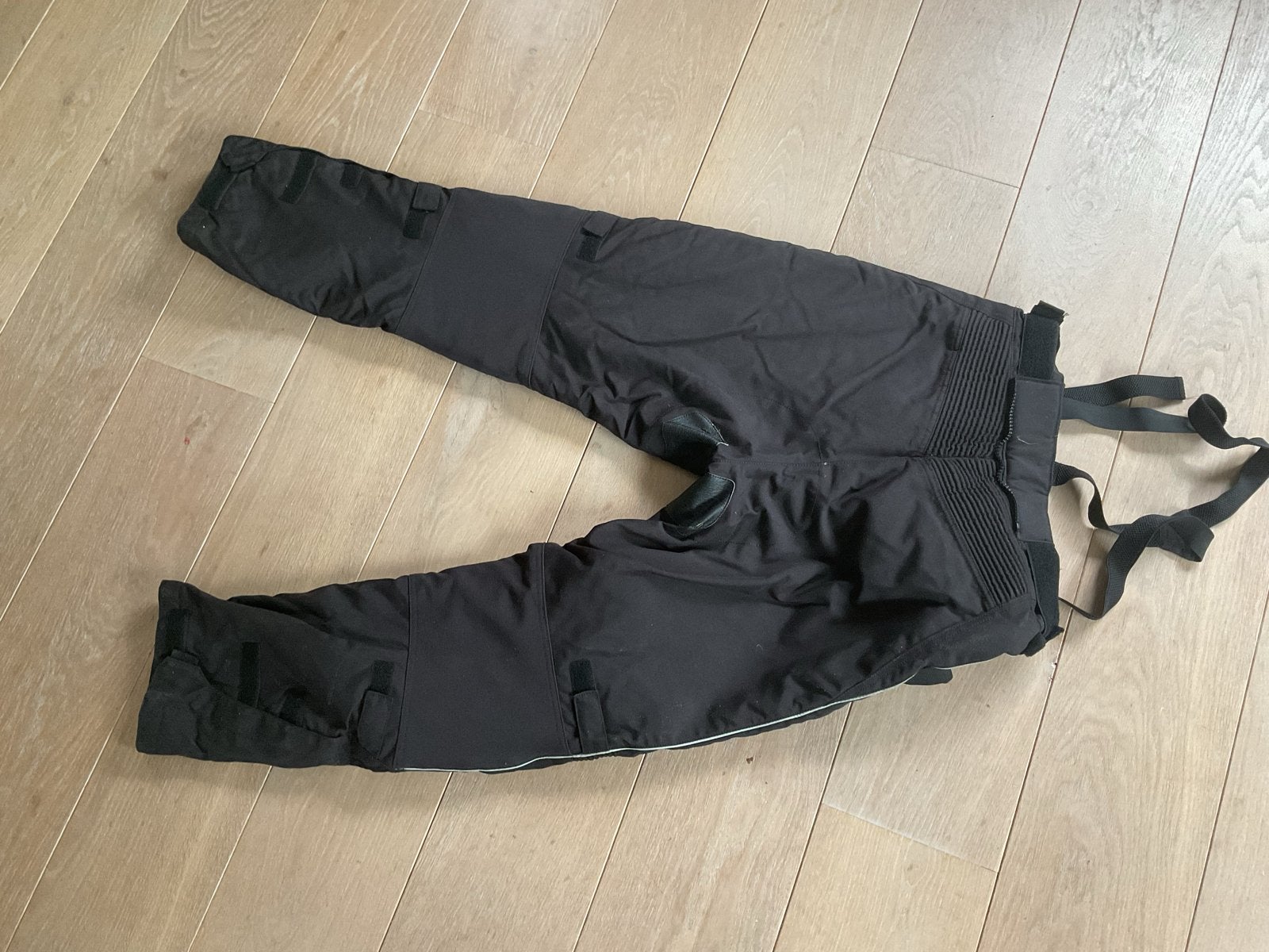 Zwarte damesmotorbroek met bretels - Maat L, Motoren, Kleding | Motorkleding, Ophalen, Tweedehands, Broek | textiel
