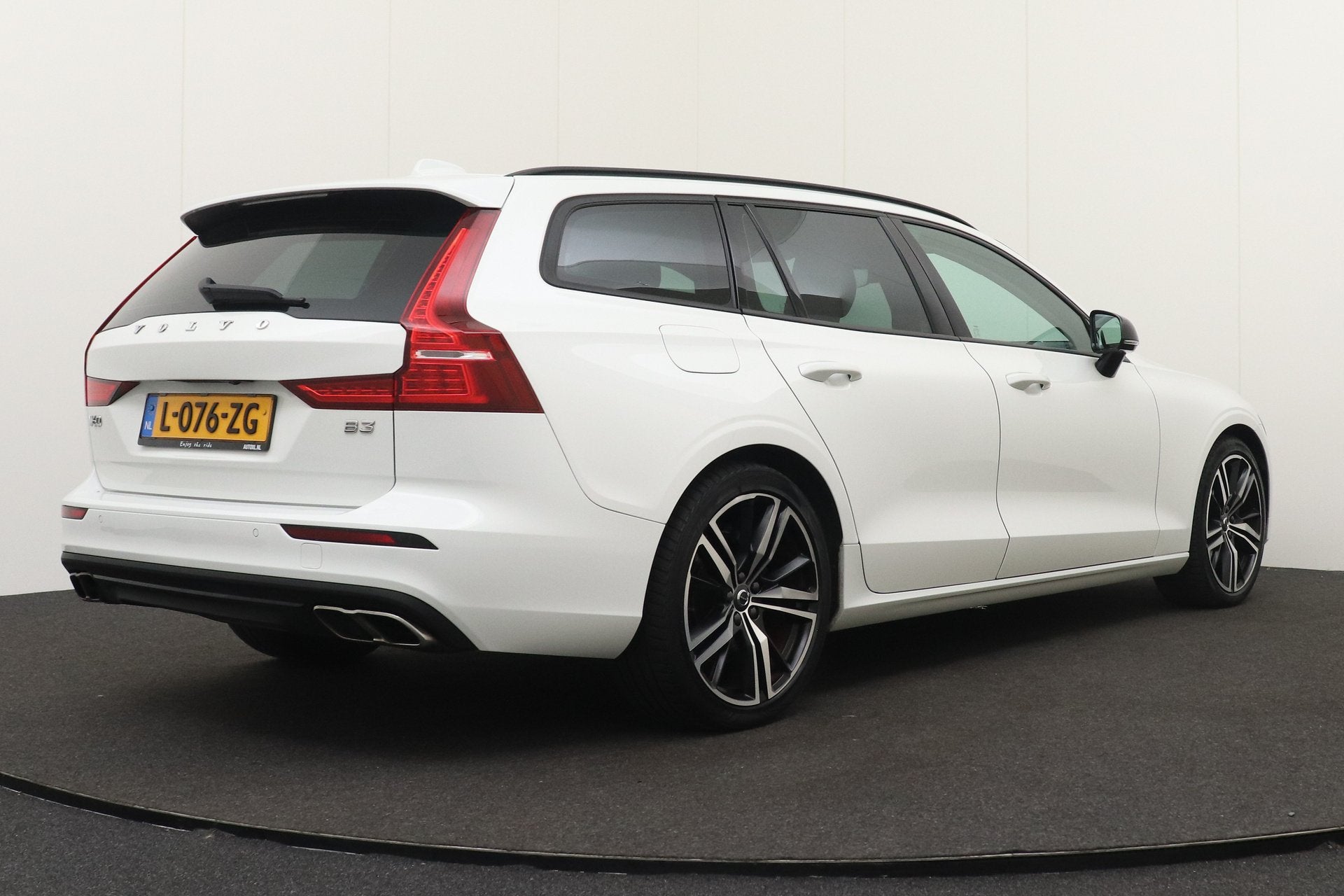 Volvo V60 2.0 B3 Momentum Advantage Elek.Trekhaak Carplay Ad, Auto's, Dealer onderhouden, Stof, 4 cilinders, 1969 cc