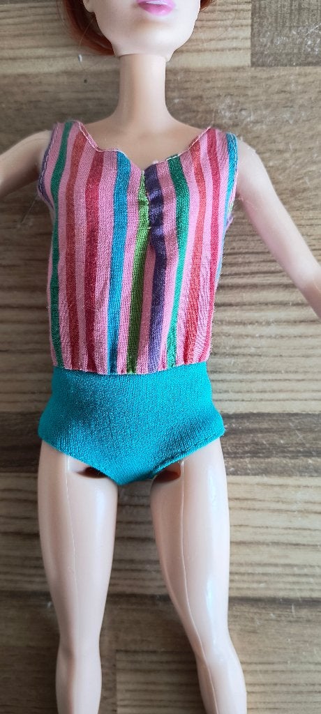 Barbie swimsuit American girl jaren 60 met pruikje, Ophalen of Verzenden, Gebruikt, Kleertjes
