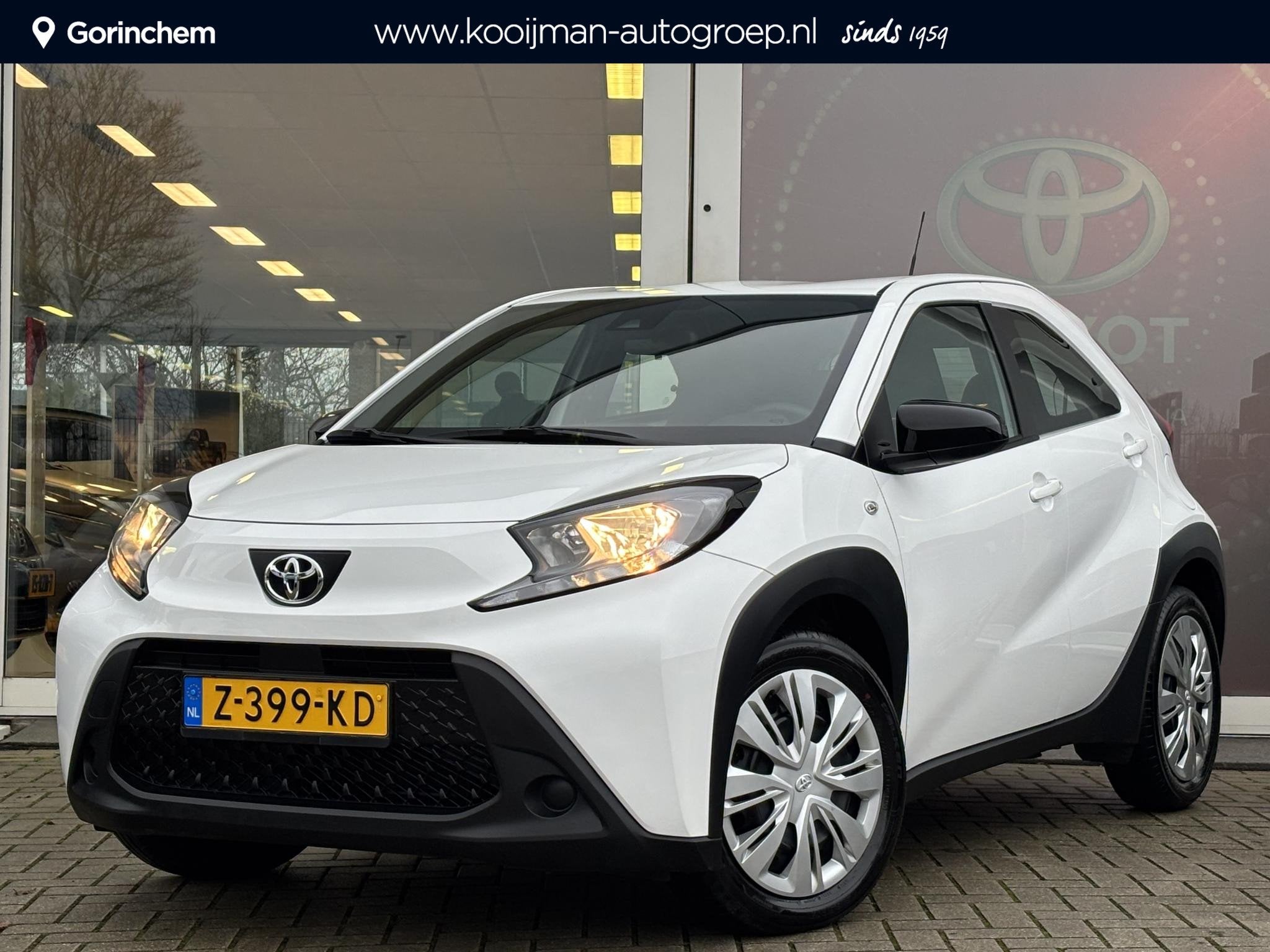 Toyota Aygo X 1.0 VVT-i S-CVT Play Apple CarPlay/Android Aut, Auto's, Toyota, Stof, Gebruikt, 4 stoelen, Wit