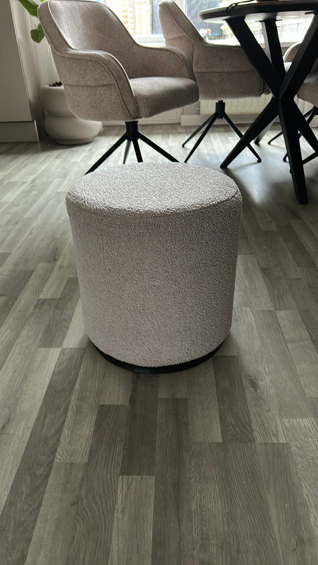 Mooie hocker Bouclé crème/beige 40cm, Minder dan 50 cm, Rond, Ophalen of Verzenden, Zo goed als nieuw
