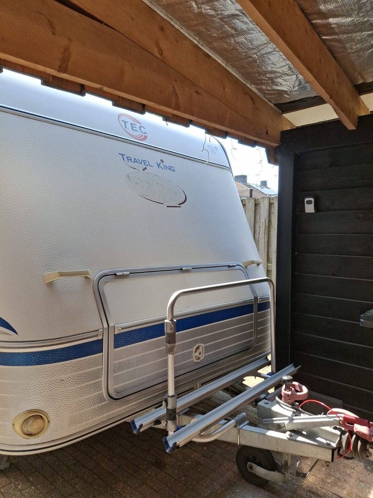TEC Travel King Caravan met fietsenrek en voortent, Caravans en Kamperen, Vast bed, Rondzit, Particulier, Tot en met 4