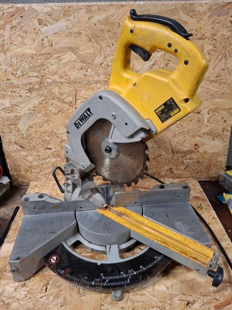 deWALT DW707 afkortzaag | 230V, Doe-het-zelf en Verbouw, Gereedschap | Zaagmachines, Ophalen, Gebruikt, DeWALT, Afkortzaag