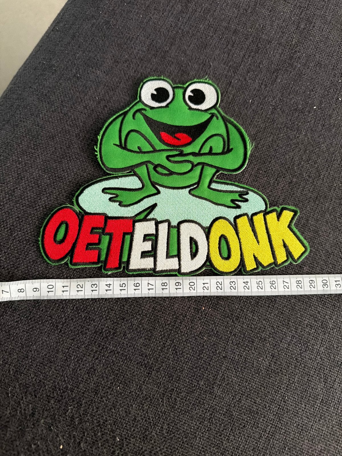 Groot Oeteldonk kikker embleem - Carnaval, Ophalen of Verzenden, Gebruikt, Overige applicaties