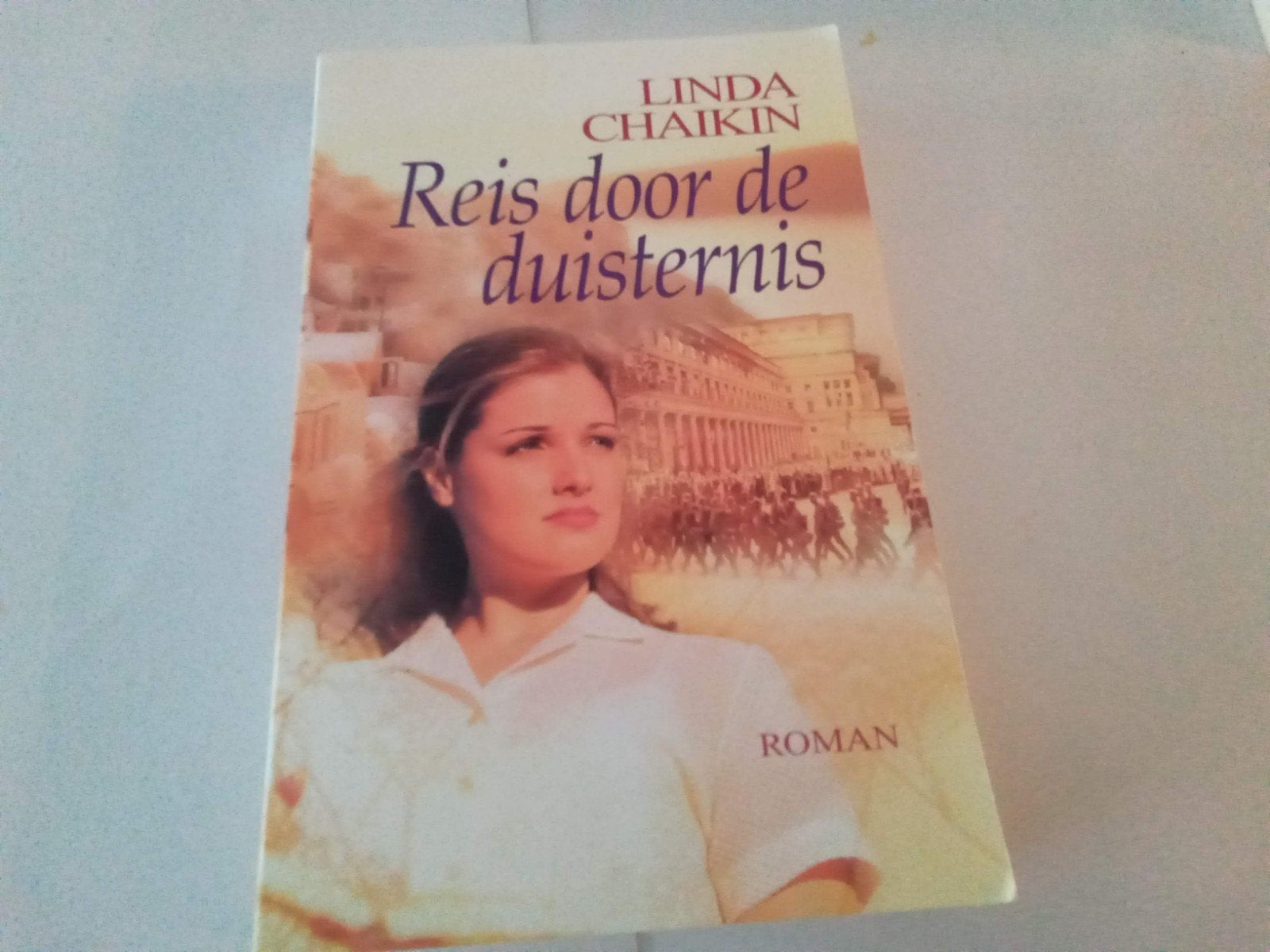 Reis door de duisternis ( Linda Chaikin, Ophalen of Verzenden, Zo goed als nieuw
