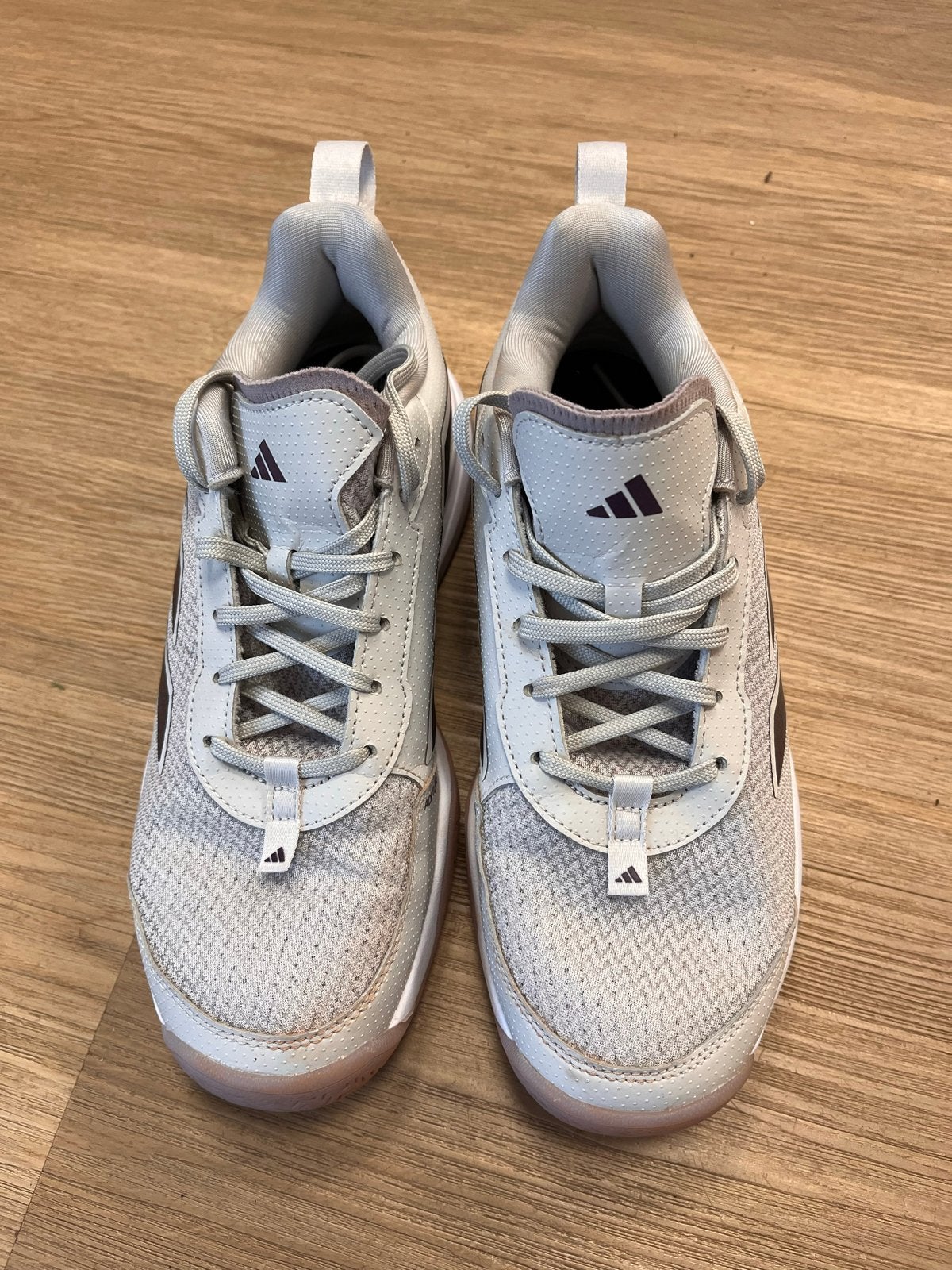 Adidas Avafalsh Tennisschoenen - Zo goed als nieuw, Adidas, L00, Schoenen, Ophalen of Verzenden