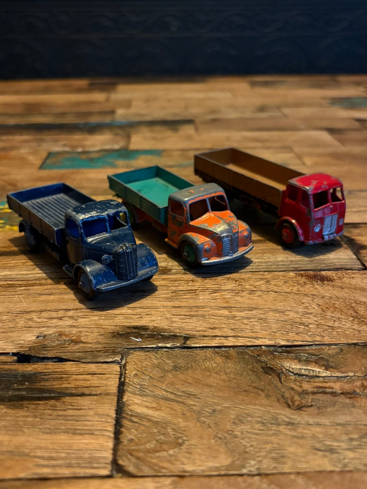itel  3 oude Dinky Toys vrachtwagens Leyland Dodge en Austin, Ophalen of Verzenden, Gebruikt