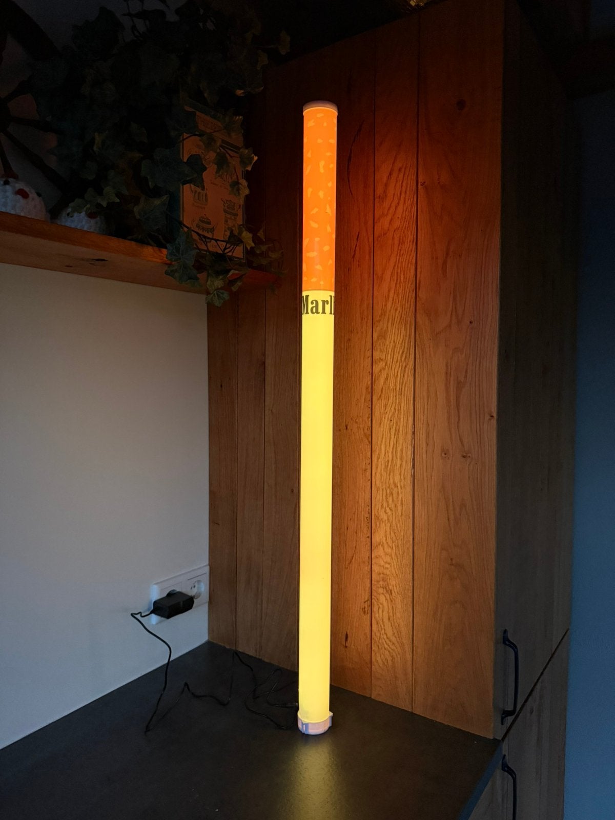 Marlboro sigaret lamp, Verzenden, Zo goed als nieuw, Kunststof, Minder dan 100 cm