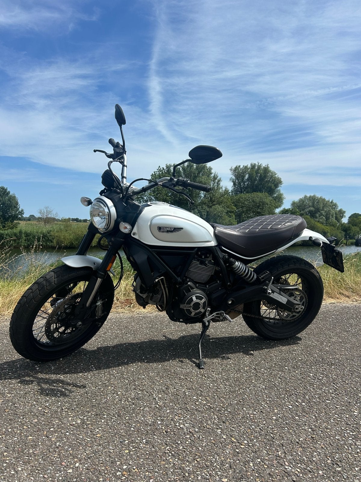 Ducati Scrambler 800 uit 2018 heel netjes!, Motoren, 2 cilinders, Motorrijbewijs A, Gebruikt, Particulier