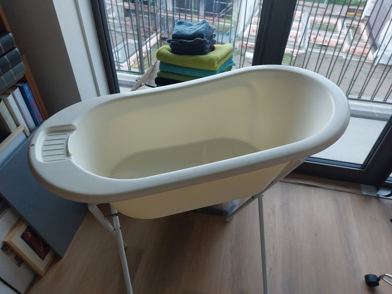 Bébé-jou babybadje met standaard, Kinderen en Baby's, Badjes en Verzorging, Ophalen, Gebruikt, Badje, Bébé-jou