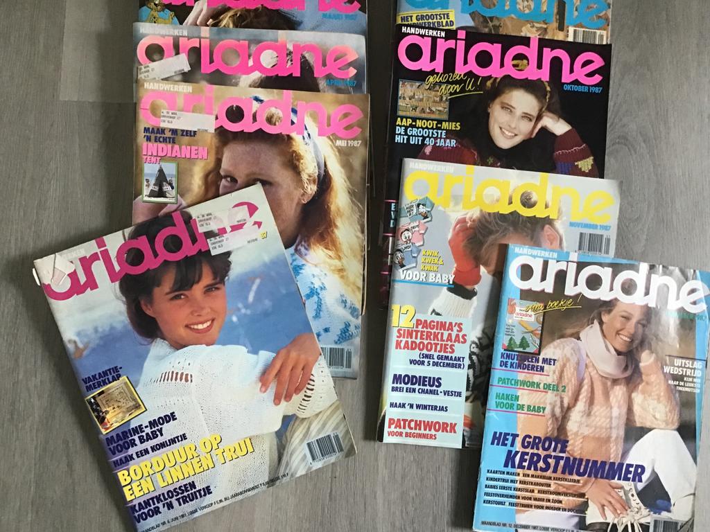 Jaargang Ariadne 1987 compleet met inlegvellen - Prima staat, Ophalen of Verzenden, Zo goed als nieuw, Damesbladen