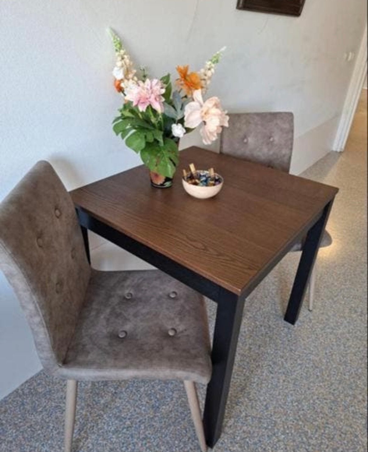 4 persoonstafel voor kleine ruimtes, Ophalen of Verzenden, Zo goed als nieuw, 4 tot 6 stoelen