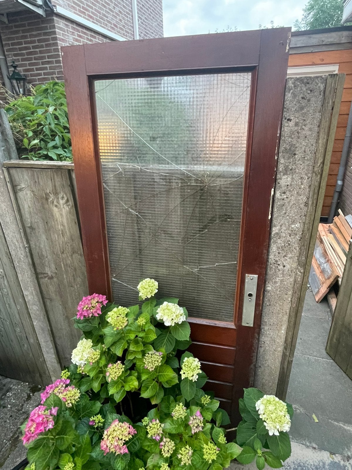 Gratis ophalen: Hardhouten schuurdeur, Ophalen, Gebruikt, 80 tot 100 cm, Buitendeur