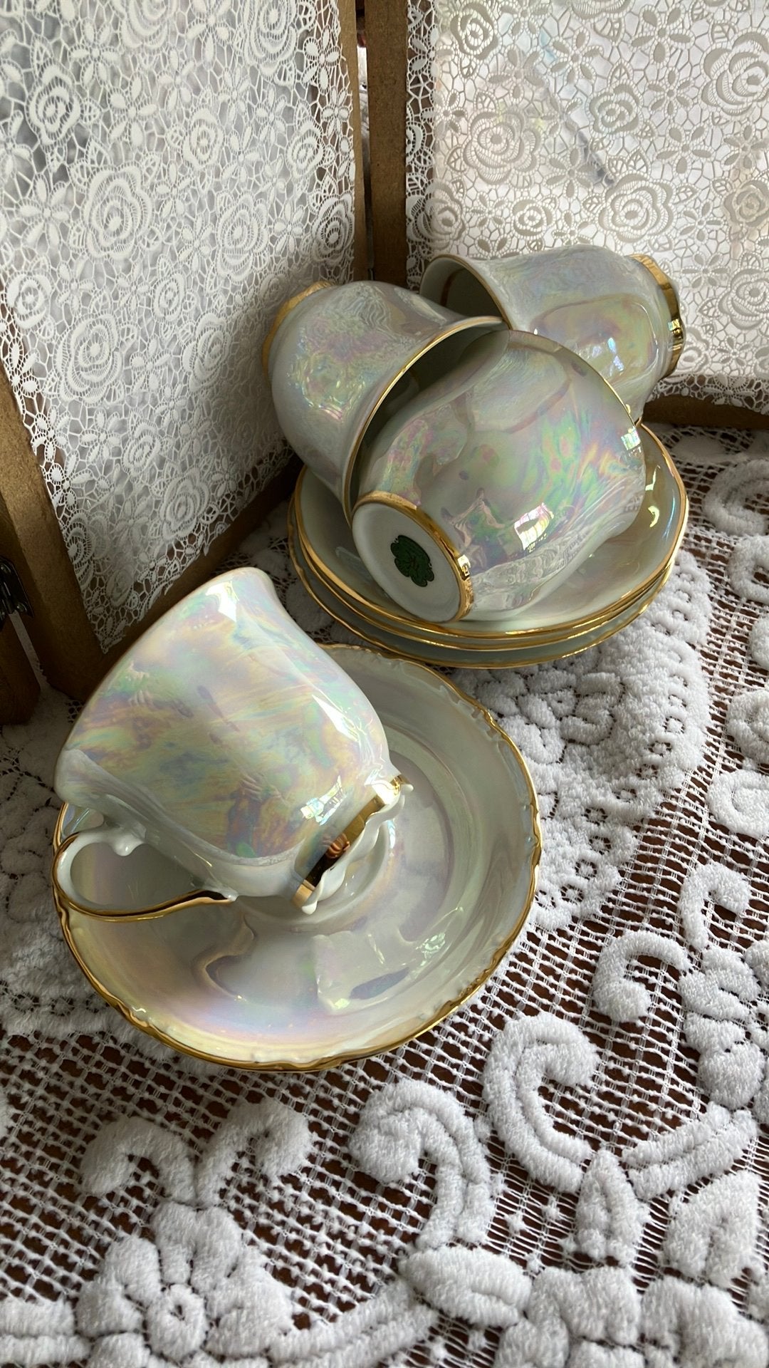 Vier  vintage parelmoer  kop en schotels van H K Bavaria, Ophalen of Verzenden, Zo goed als nieuw, Porselein, Kop en/of schotel