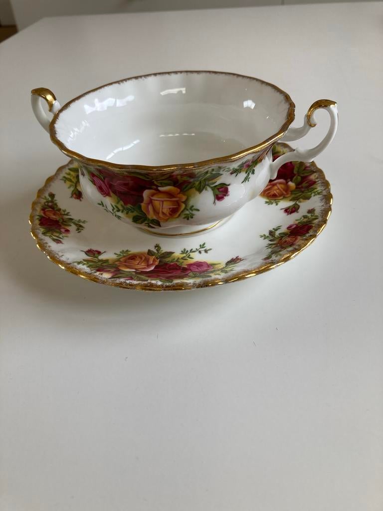 Royal Albert Old Country Roses Soepkom met Schotel, Ophalen of Verzenden