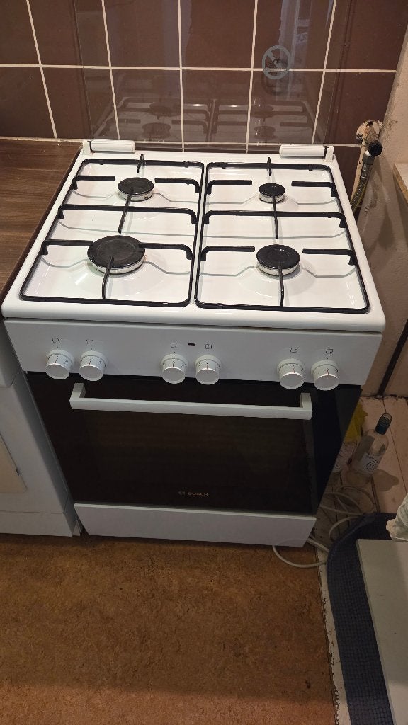 Bosch gasfornuis met oven, Witgoed en Apparatuur, Ophalen, Gebruikt, Grill, 4 kookzones