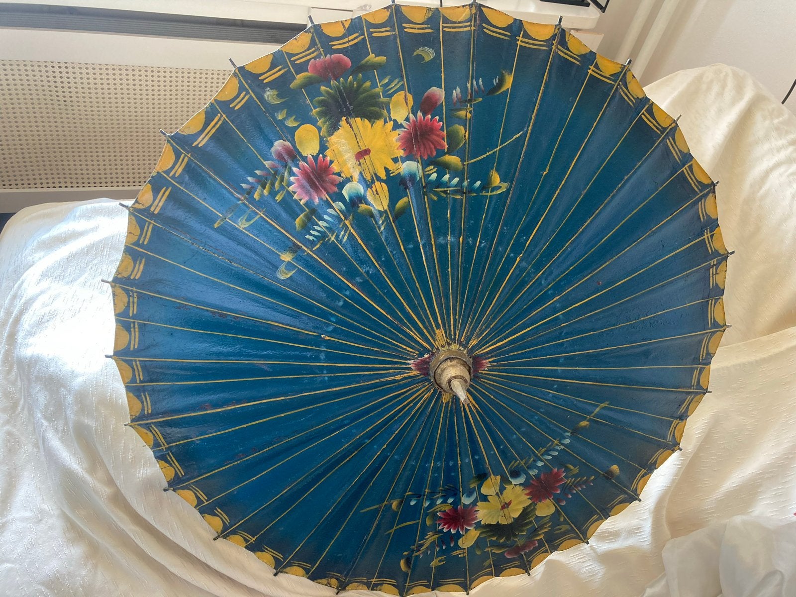 Decoratieve Parasol met Bloemmotieven - Bamboe & Rijstpapier, Antiek en Kunst, Natuurlijk materiaal, Overige typen, Ophalen of Verzenden