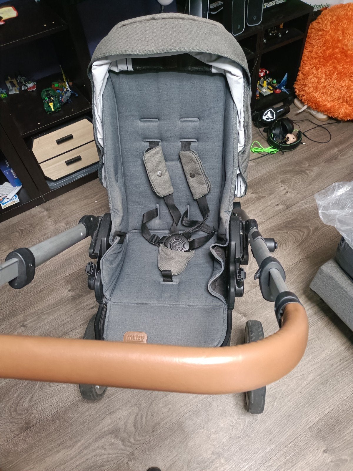 Mutsy Nio kinderwagen compleet met voetenzak en accessoires, Ophalen