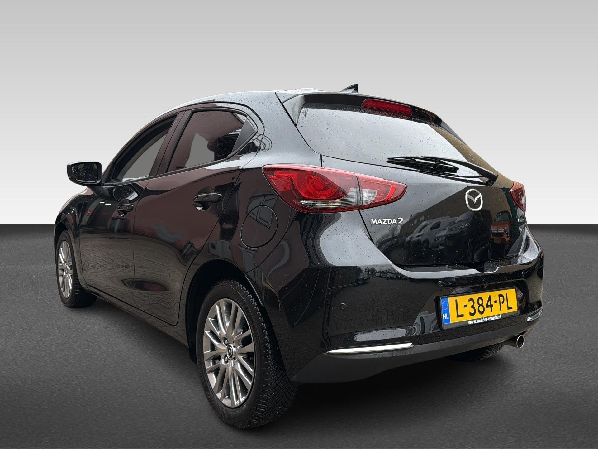 Mazda 2 1.5 SKYACTIV-G 90PK Luxury, Auto's, Voorwielaandrijving, 4 cilinders, Zwart, Origineel Nederlands