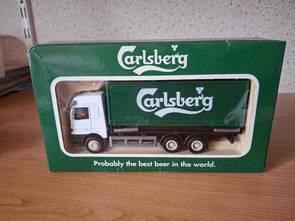 Carlsberg vrachtauto met doosje, Hobby en Vrije tijd, Modelauto's | 1:87, Ophalen of Verzenden, Nieuw, Bus of Vrachtwagen, Overige merken