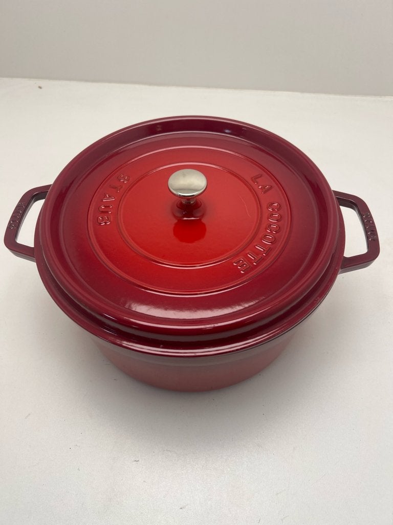 Staub cocotte / braadpan 30cm - Kras deksel, Info@mystore.nl, Nieuw, Bruggestraat 18, Geschikt voor inductie
