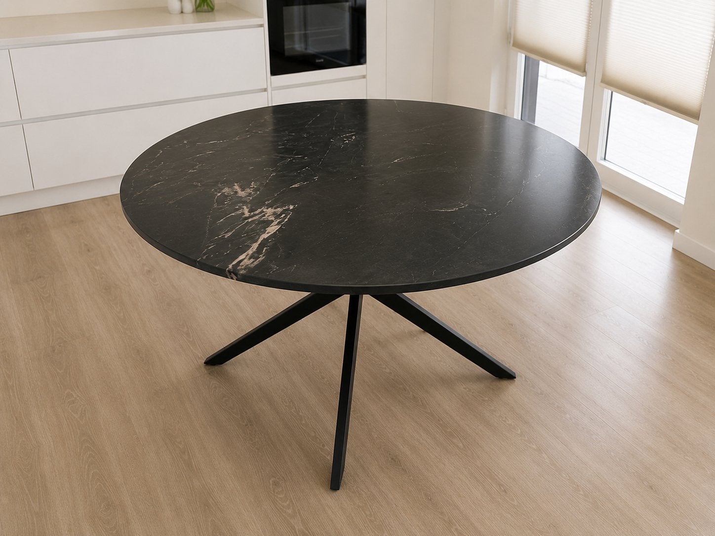 130cm Zwarte Marmeren Eettafel – Uitstekende Staat, Huis en Inrichting, Tafels | Eettafels, Zo goed als nieuw, 100 tot 150 cm