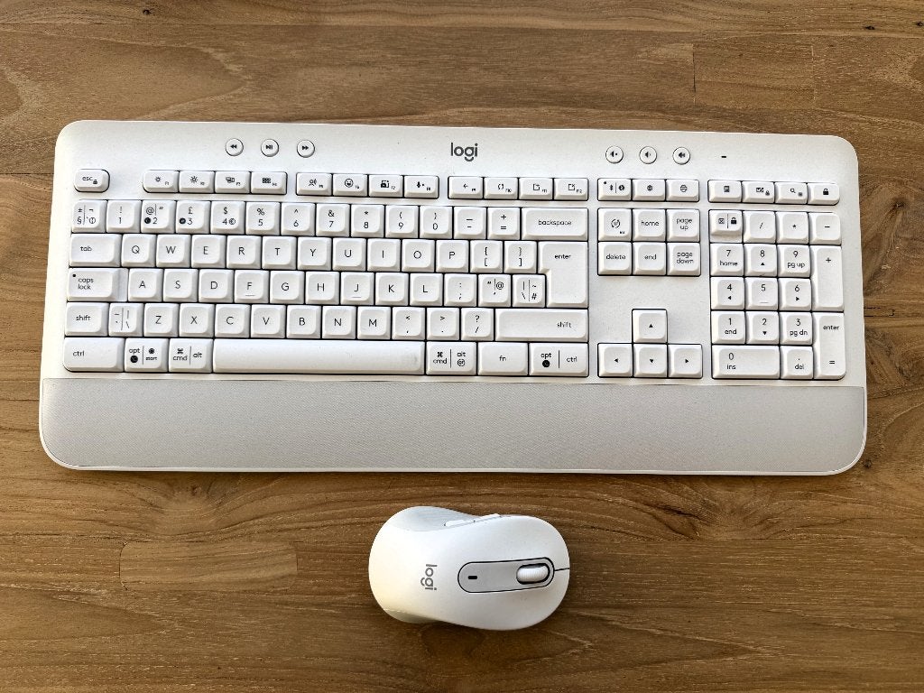Logitech signature draadloos toetsenbord en muis, Computers en Software, Toetsenborden, Toetsenbord en muis-set, Azerty, Ophalen of Verzenden