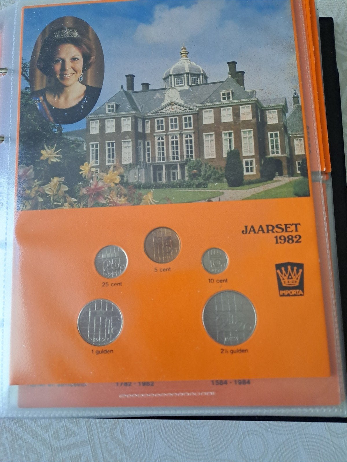Album jaarsetjes Koningin Beatrix 1982-2001 + extra's, Ophalen of Verzenden, Koningin Beatrix, Overige waardes, Setje