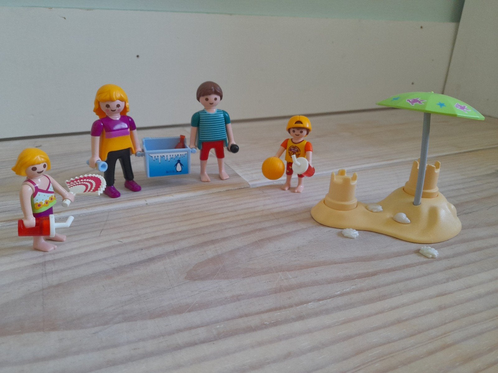 Playmobil gezin op strand - complete set of losse setjes, Losse onderdelen, Overige typen, Ophalen of Verzenden, Zo goed als nieuw