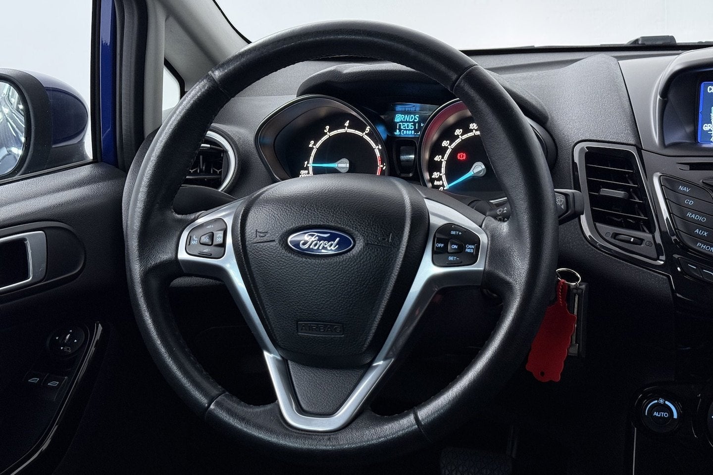 Foto 4 van Ford Fiesta 1.0 EcoBoost Titanium Automaat (NAVIGATIE, CRUIS
