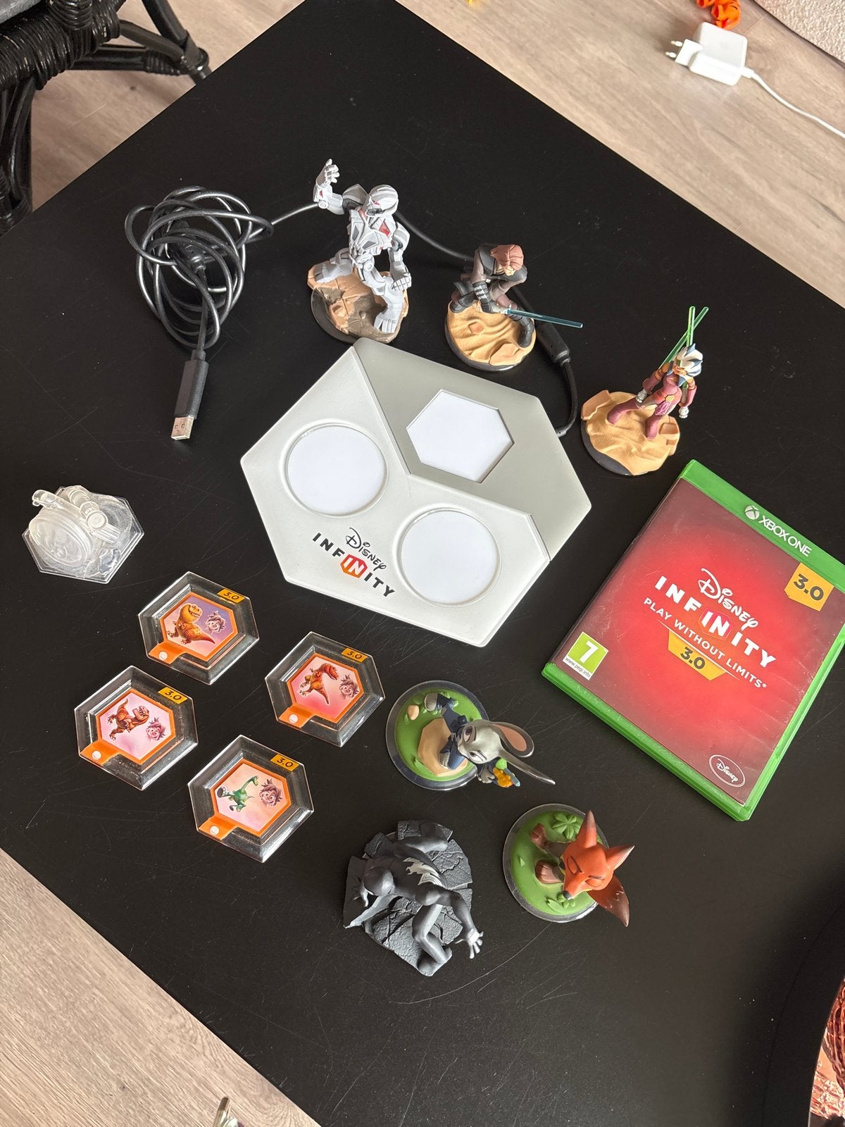 Disney Infinity 3.0 Starter Pack Xbox one met extra figuren, Spelcomputers en Games, Avontuur en Actie, Gebruikt, 1 speler, Ophalen of Verzenden