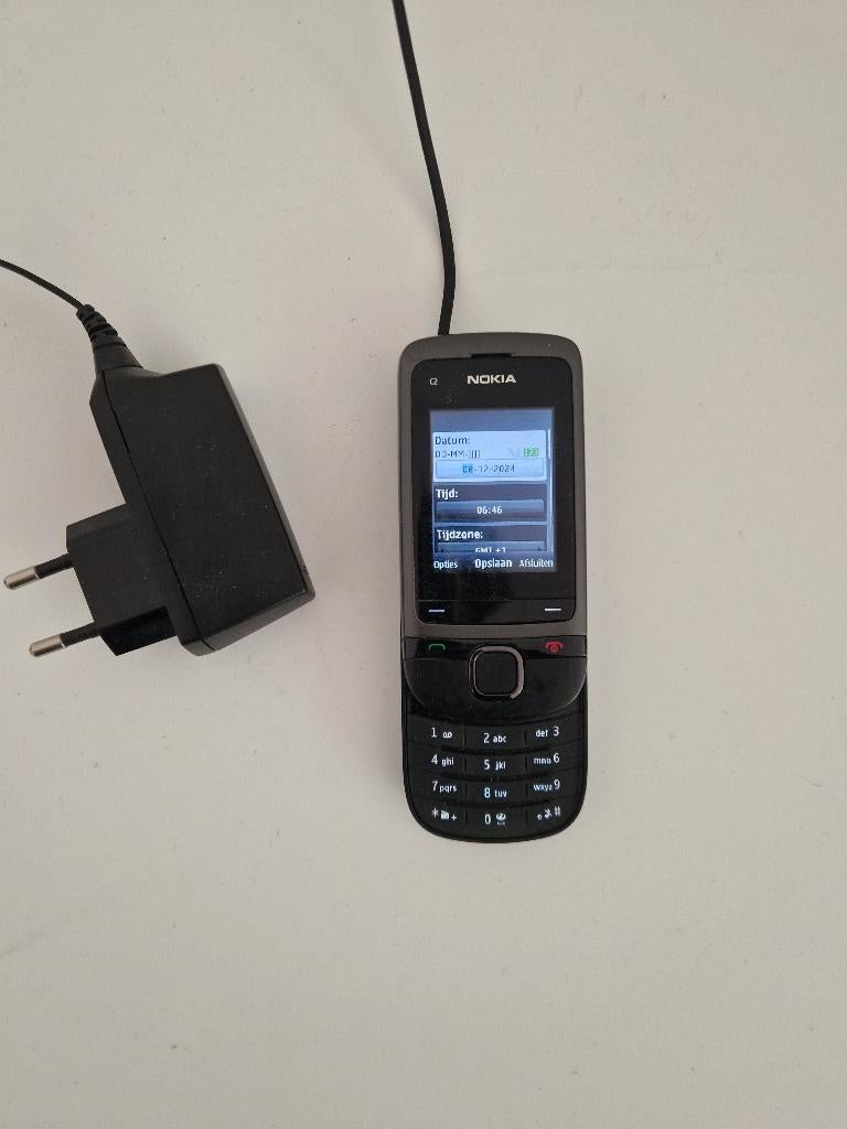 Vintage Nokia fliptelefoon, C2-05, type RM-724, Ophalen of Verzenden, Geen camera