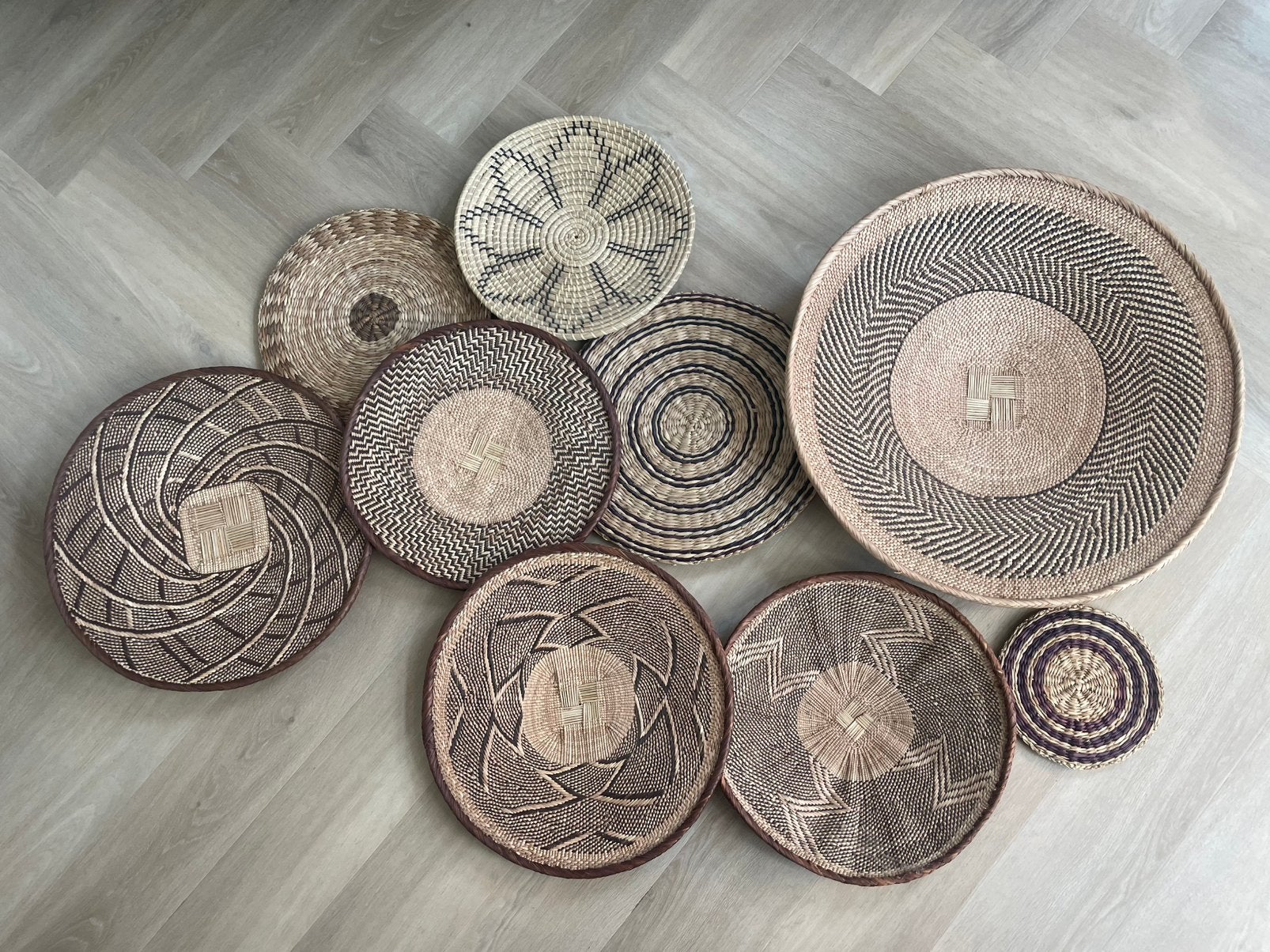 9 verschillende wanddecoratie manden, 5x House Doctor Tonga, Gebruikt, Decoratieobject, Ophalen of Verzenden, Met ophangsysteem