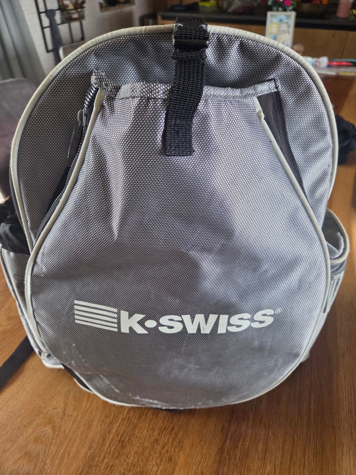 grote K-Swiss (zilver met zwarte) rugzak - Ideaal voor sport, Gebruikt, 25 tot 40 cm, Ophalen of Verzenden, Overige merken