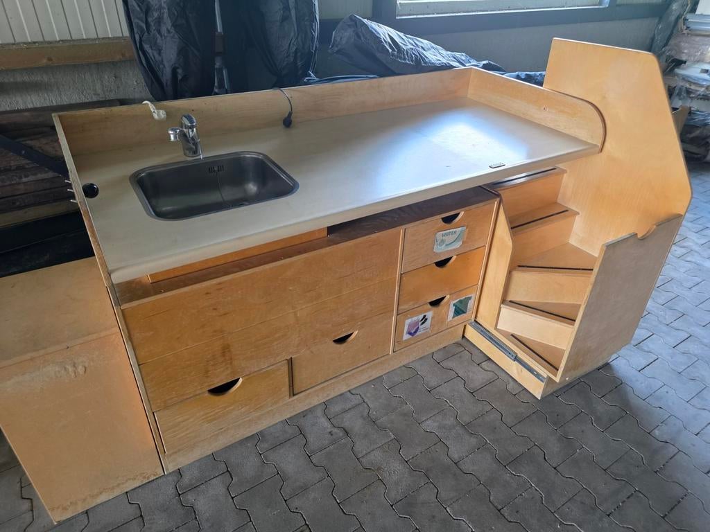 Aankleedtafel kinderopvang GRATIS OP TE HALEN, Diensten en Vakmensen, Oppas en Kinderopvang